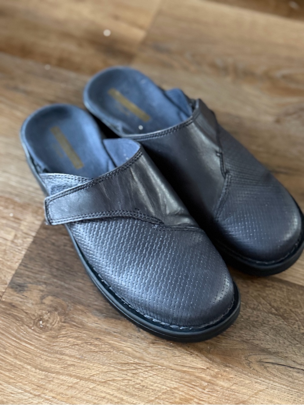 Clarks Women's Black Leather Slip-On Mules